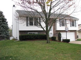 5103 W Dartmoor Dr, McHenry, IL 60050