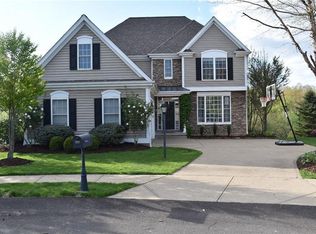 227 W Vanderbilt Dr, Mars, PA 16046