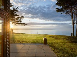 3300 Livesay Rd, Central Saanich, BC V8M 1W7