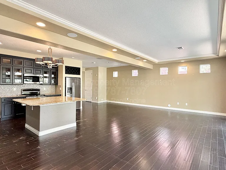 8284 Cypress Wood Dr — Photo 4
