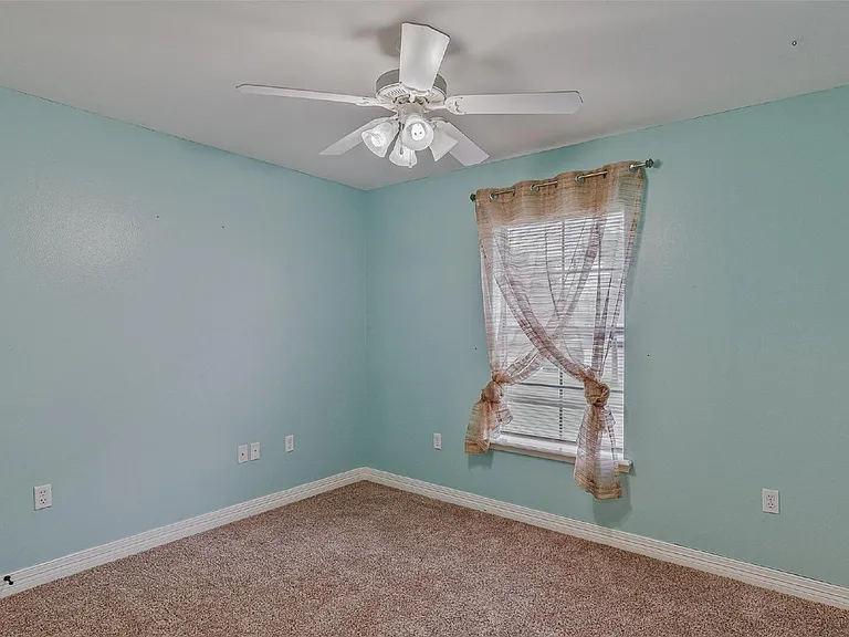 2222 Shumark Trl — Photo 16