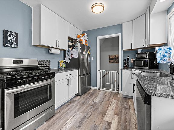 3rd image of 24845 Lambrecht Ave
