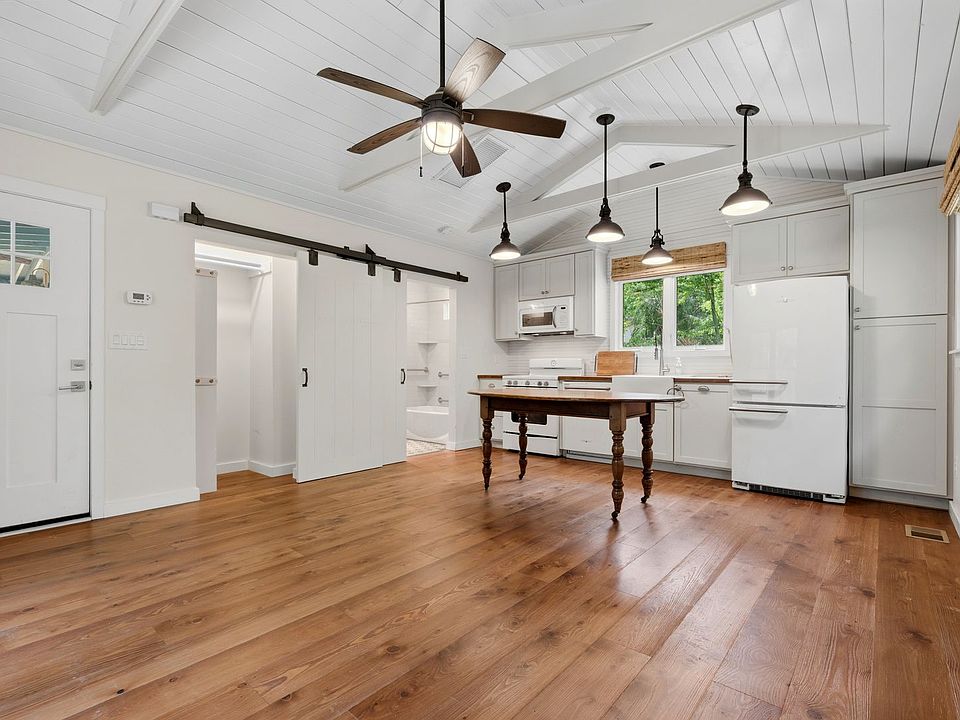 1st image of 3822 Somerset Dr