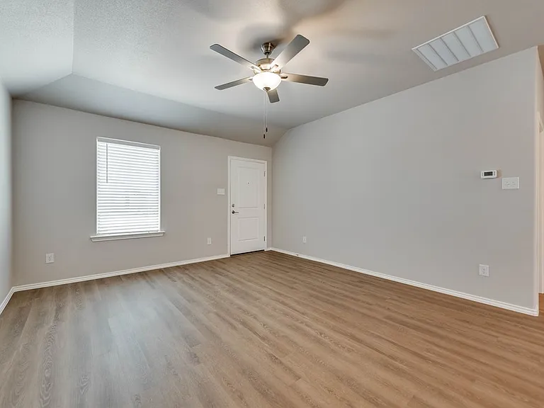 8207 E County Road 111 — Photo 4
