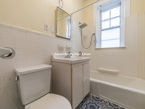 5th image of 37-41 Wendell St #24