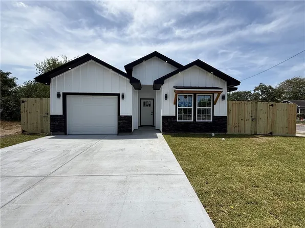 2925 Rogers St, Corpus Christi, TX 78405