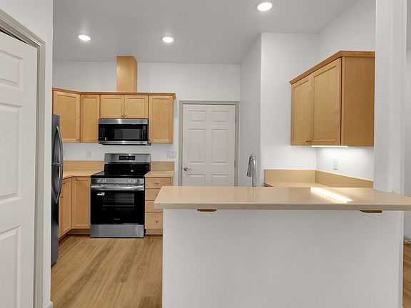 5th image of 1724 32nd St