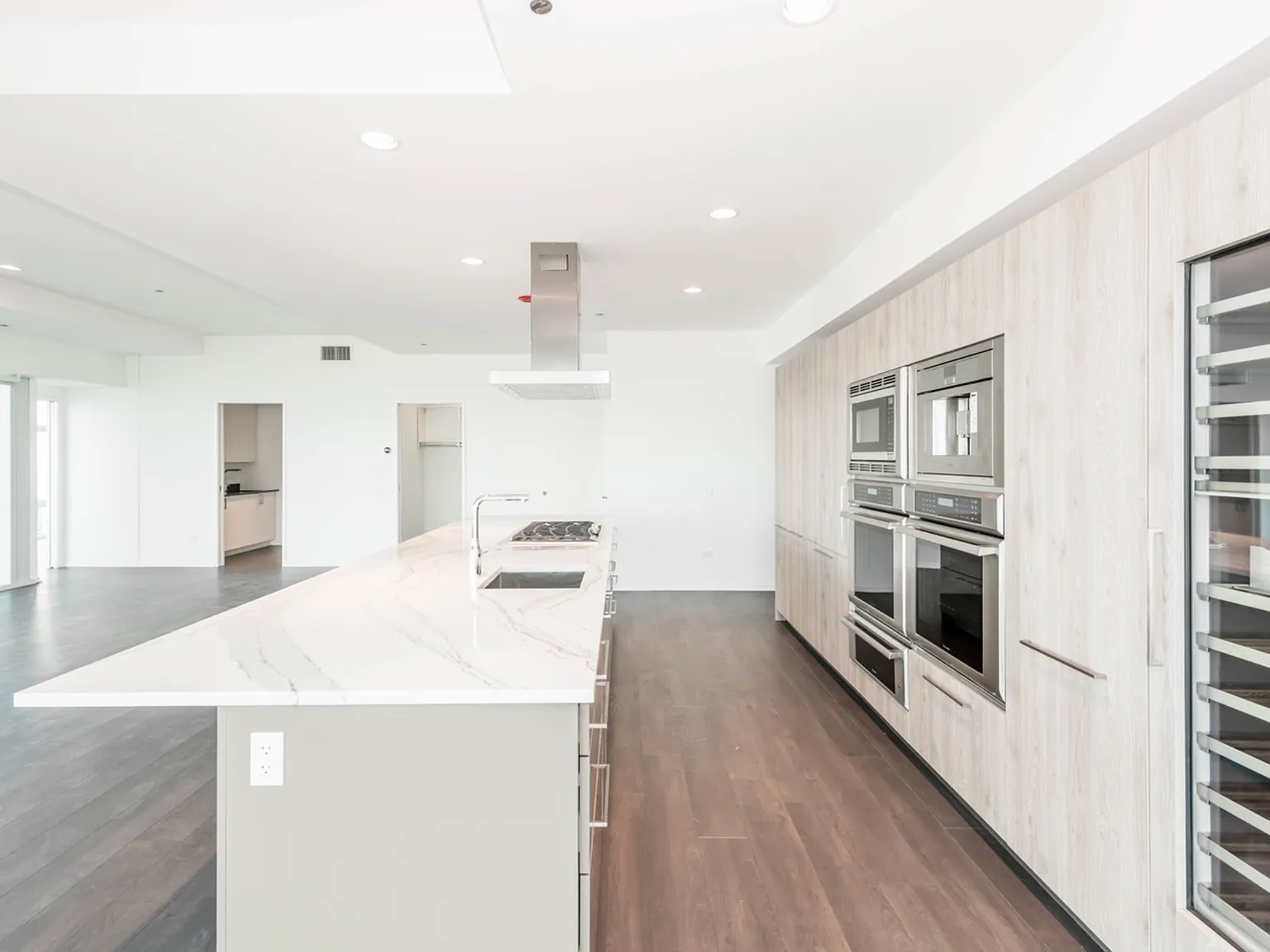 3 bed, 5283 sqft, $19,028 — Photo 4