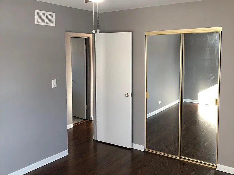 315 N School St — Photo 17