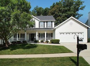 833 Castle Pines Dr, Ballwin, MO 63021