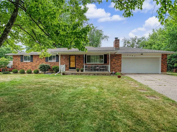 2307 Pine Knott Dr, Dayton, OH 45431