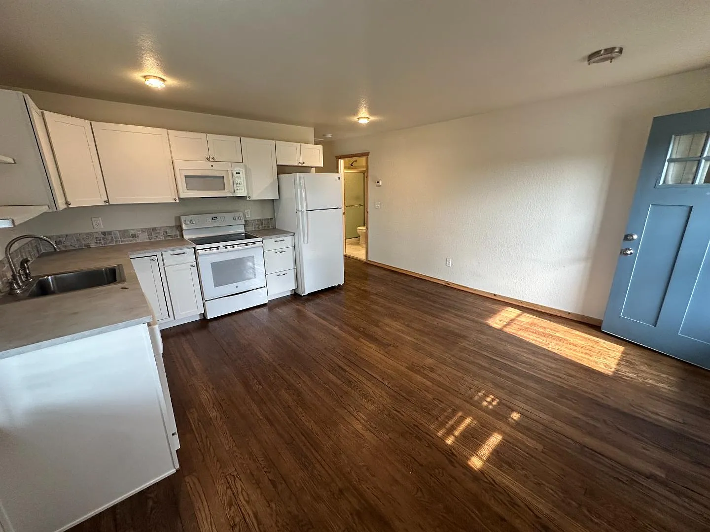 2019 Iron Street - 3 — Photo 3