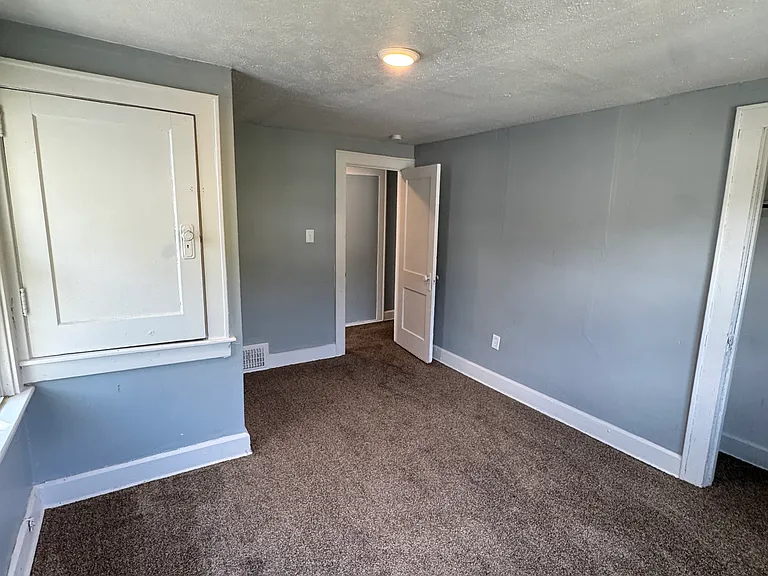 910 Whittier Ave — Photo 10