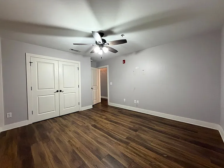 425 Broad St — Photo 13