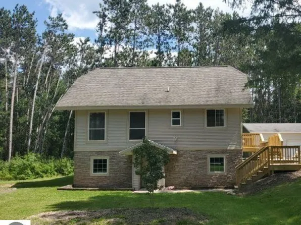 11035 S 45th Rd, Cadillac, MI 49601