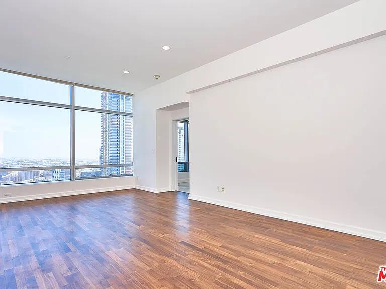 900 W Olympic Blvd #31E — Photo 16