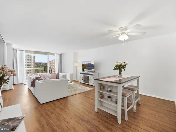 3001 Veazey Ter NW APT 1324, Washington, DC 20008