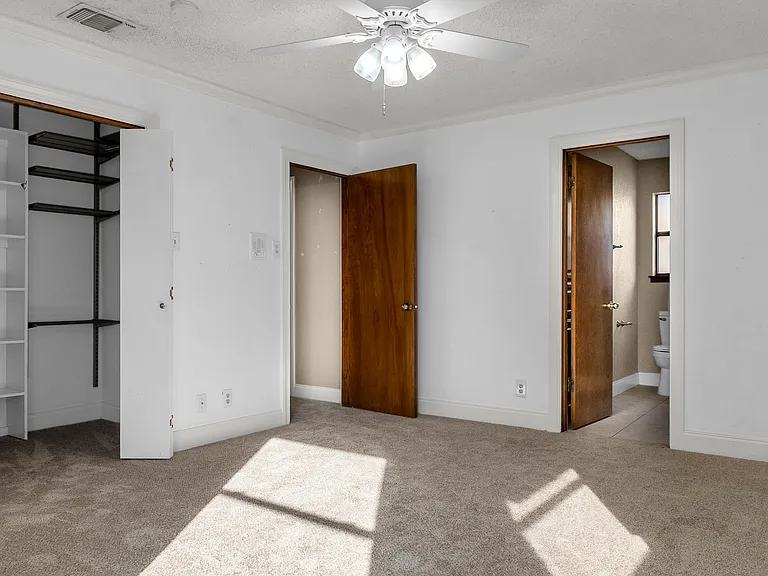 306 Country Wood Dr — Photo 25