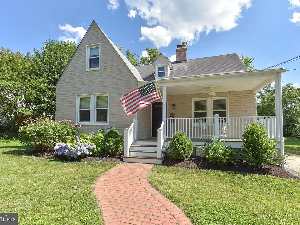 1st image of 207 Ashby St