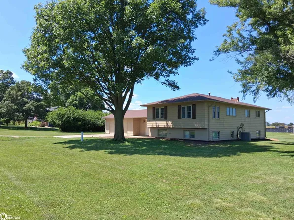 107 College View Ln, Marshalltown, IA 50158