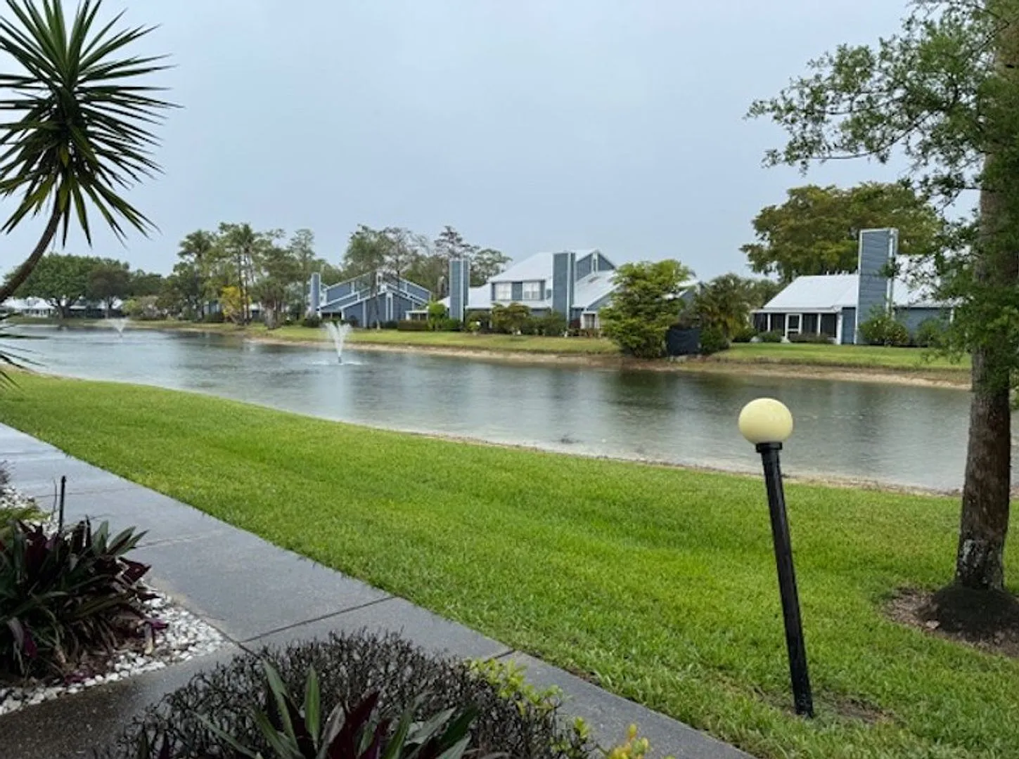 ** Stunning 3br/3ba Townhouse (With Extra 4th Large Room To Be Used As Bedroom Or Office) ** Tran... — Photo 4