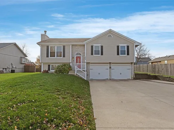 1609 SE 11th St, Lees Summit, MO 64081