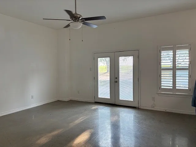 17307 Old TX 81 - C — Photo 3