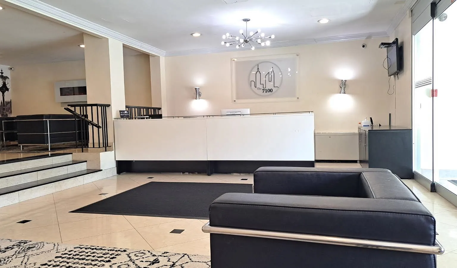 Summit House — Photo 4