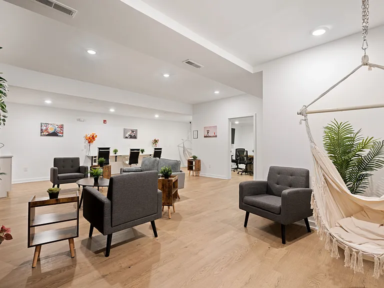 630 Moore St #4R — Photo 14