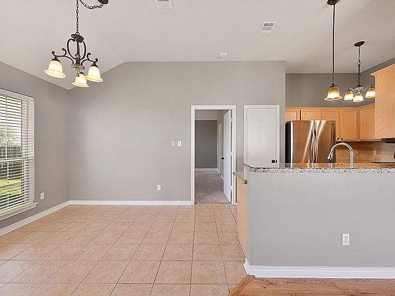 5th image of 3613 Vienna Dr