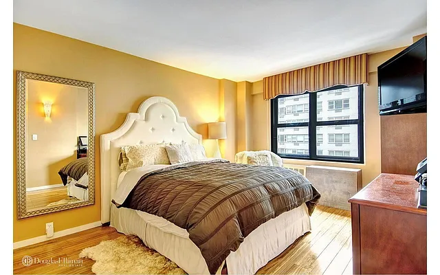 Rented by Douglas Elliman | media 4