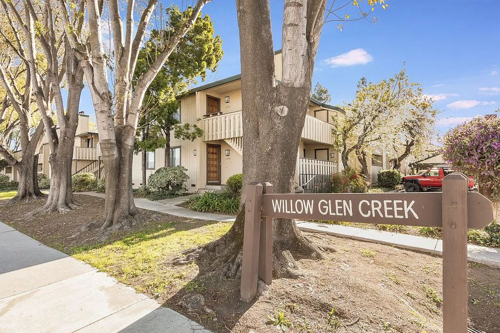 1424 Capurso Way photo 1