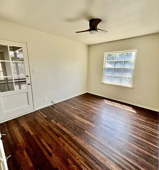 8345 Loyola Blvd — Photo 11