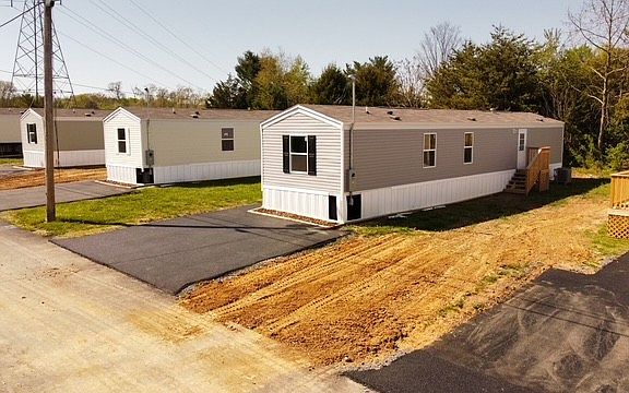 2nd image of 1960 Witt Rd