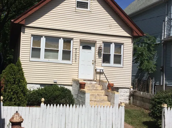 31 Martineau St, Staten Island, NY 10303