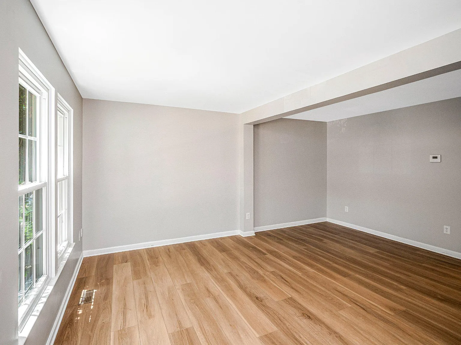 4 bed, 3.5 bath, 2464 sqft, $2,500 — Photo 3