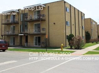 14044 S School St APT 4, Riverdale, IL 60827