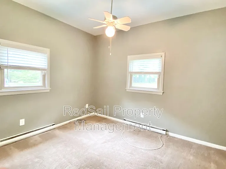119 Cindy Cir — Photo 16