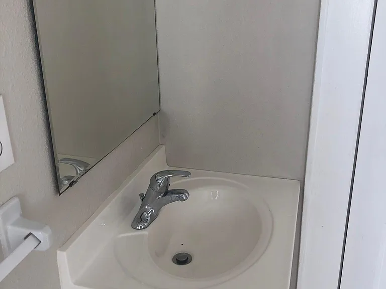 1401 E Jefferson St #3 — Photo 10