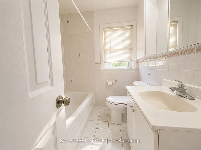 9 Glenborough Park Cres — Photo 11