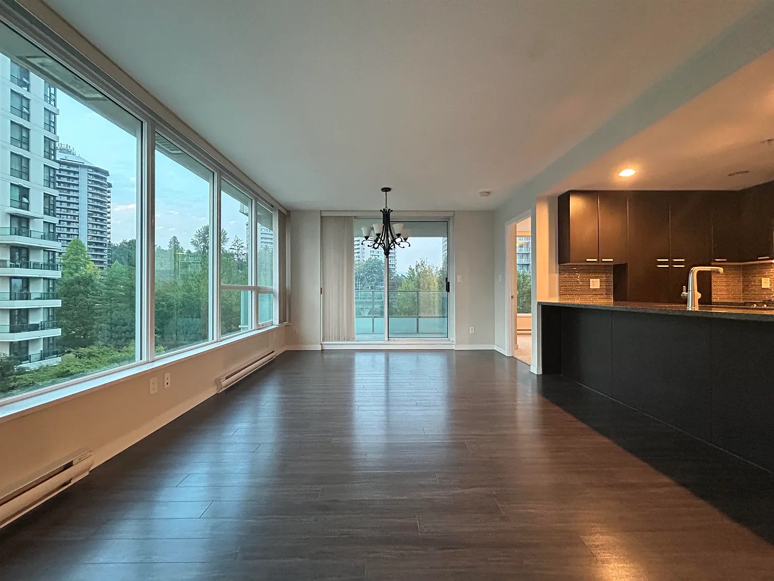 2 bed, 904 sqft, $2,800 — Photo 2