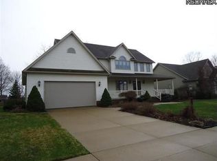 614 Hawthorn Dr, Dover, OH