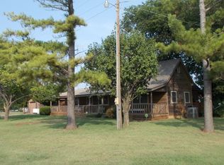 406 4th St, Waurika, OK 73573