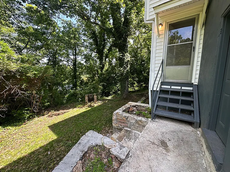 1604 McCall Dr — Photo 17