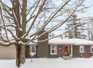 1407 Edgewood Ave SE, East Grand Rapids, MI 49506