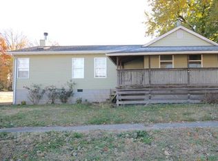 303 N Market St, New Athens, IL 62264