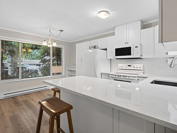 4th image of 2743 Sandon Dr
