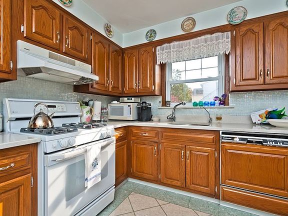 5th image of 87 Landau Ave