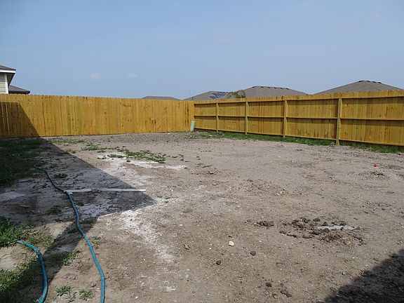 3rd image of 2214 Cuarzo Dr