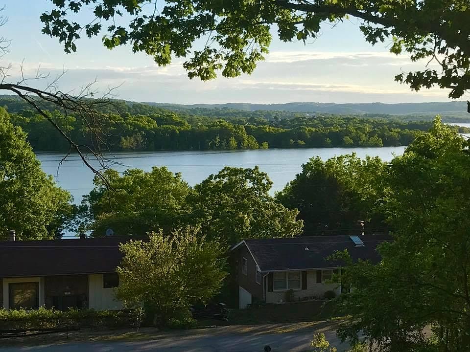1st image of 329 Bonanza Dr